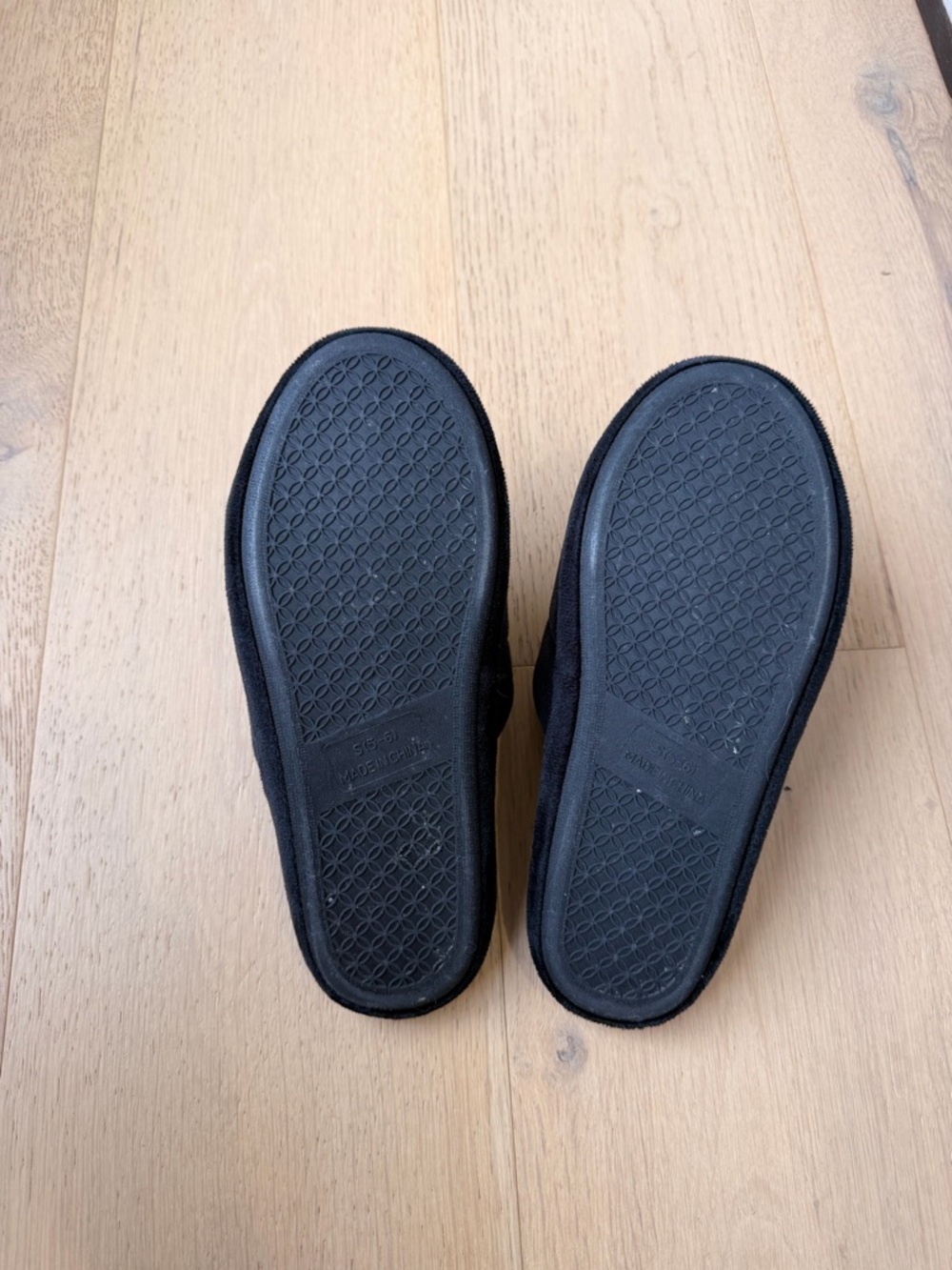 Nordstrom Black Fleece Slip-on Slippers Size Smal 5/6 - Picture 3 of 3